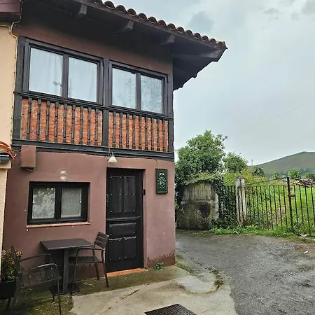 La Casita De Orion,pilona 37a01 La Canal (Asturias)
